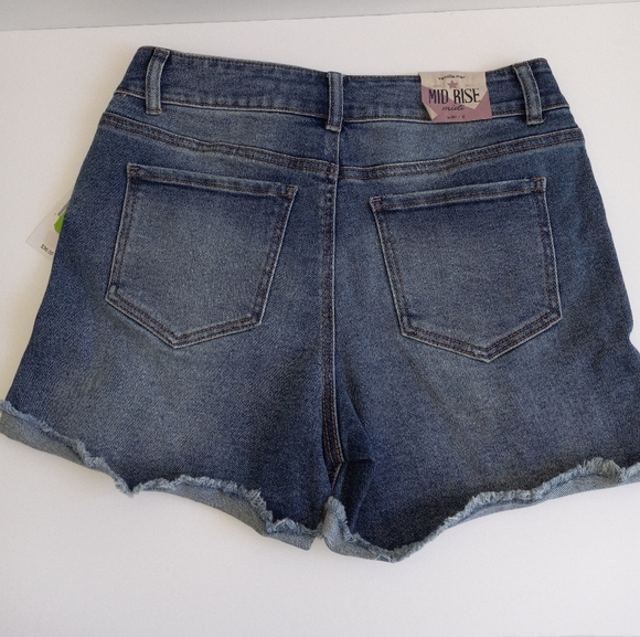 women's vanilla star shorts - Picture 2 of 6